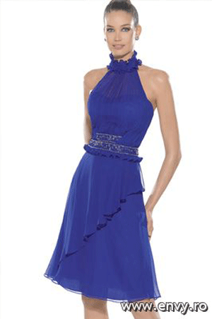Rochie de seara disponibila in magazinele Bien Savvy.