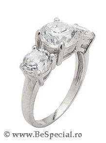 Inel de logodna disponibil in magazinele Be Special.