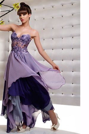 22 de rochii superbe pentru Revelion - Rochie disponibila in magazinele Bien savvy.&nbsp; - Slide 1 din 23