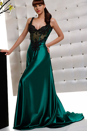 Rochie disponibila in magazinele Bien savvy.&nbsp;