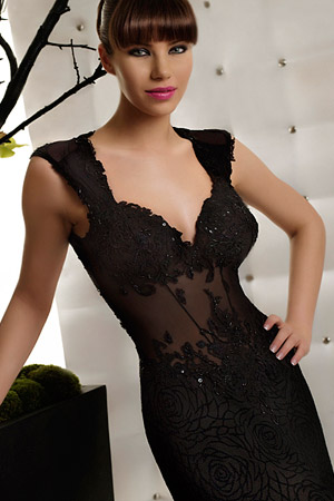 Rochie disponibila in magazinele Bien savvy.&nbsp;