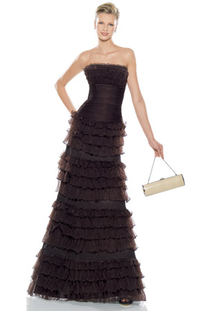 Rochie disponibila in magazinele Bien savvy.&nbsp;