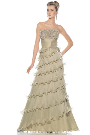 Rochie disponibila in magazinele Bien savvy.&nbsp;