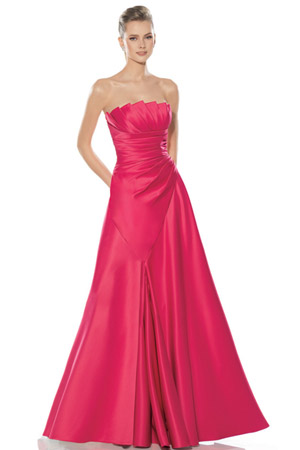 Rochie disponibila in magazinele Bien savvy.&nbsp;