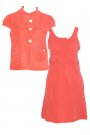 Vesta din piele, culoare: coral		
Pret: 599.9 lei
Rochie coral		
Pret: