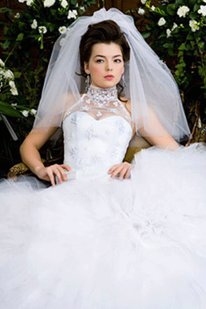 Rochie de mireasa cu guler dantelat
