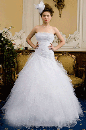 Rochie de mireasa cu corset lung pe coapse