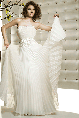 Rochie de mireasa din material pliat
