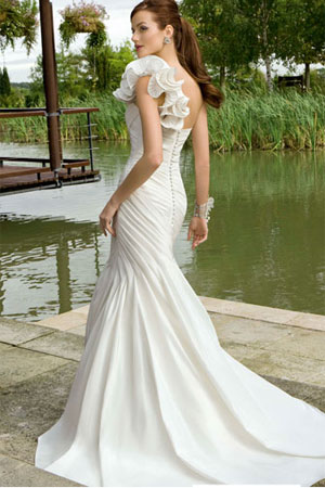 Rochie de mireasa diponibila in Magazinele Avangarde Brides, colectia