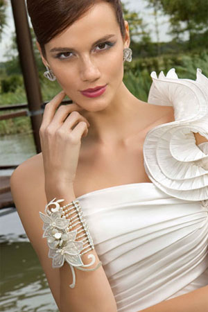 Rochie de mireasa diponibila in Magazinele Avangarde Brides, colectia