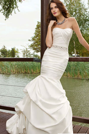 Rochie de mireasa diponibila in Magazinele Avangarde Brides, colectia