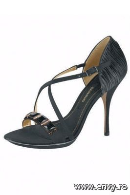 Pantofi de ocazie disponibili in Magazinele Il Passo.