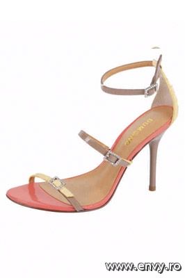 Pantofi de ocazie disponibili in Magazinele Il Passo.