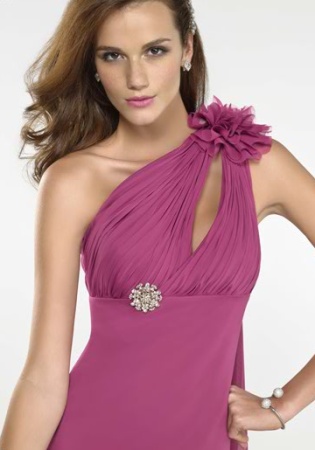 Rochie de seara disponibila in magazinele Avangarde Brides, Colectia