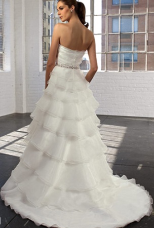 Rochie de mireasa disponibila in Magazinele AvangardeBrides, colectie