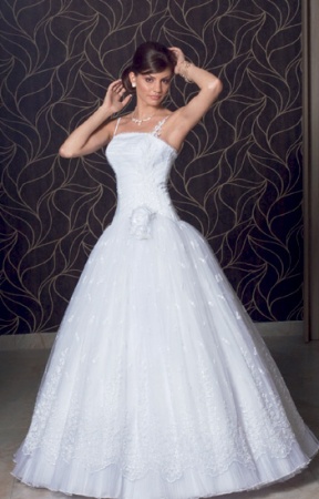 Rochie de mireasa disponibila in magazinele MayaFashion.&nbsp;