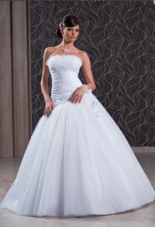 Rochie de mireasa disponibila in magazinele MayaFashion.&nbsp;