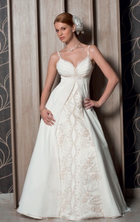 Rochie de mireasa disponibila in magazinele MayaFashion.&nbsp;
