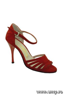 Sandale de ocazie disponibile in Magazinele Passion Shoes.&nbsp;
