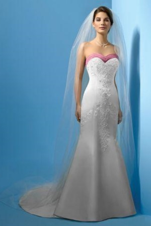Rochie de mireasa disponibila in Magazinele Decosta Design.