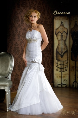 Rochie de mireasa disponibila in Magazinele Divine.