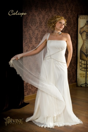 Rochie de mireasa disponibila in Magazinele Divine.
