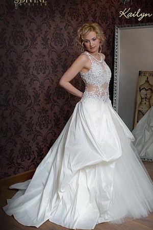Rochie de mireasa disponibila in Magazinele Divine.