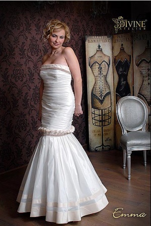 Rochie de mireasa disponibila in Magazinele Divine.