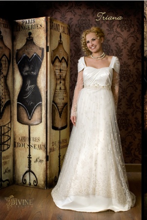 Rochie de mireasa disponibila in Magazinele Divine.