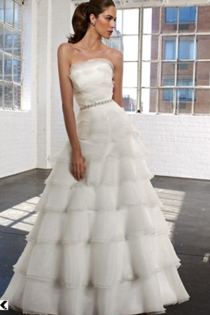Rochie de mireasa disponibila in Magazinele Avangarde Brides.