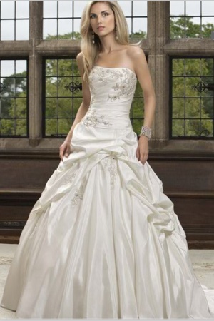 Rochie de mireasa disponibila in Magazinele Avangarde Brides.