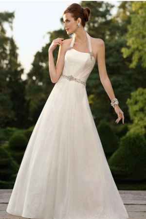 Rochie de mireasa disponibila in Magazinele Avangarde Brides.