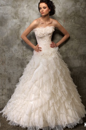 Rochie de mireasa disponibila in Magazinele Avangarde Brides.