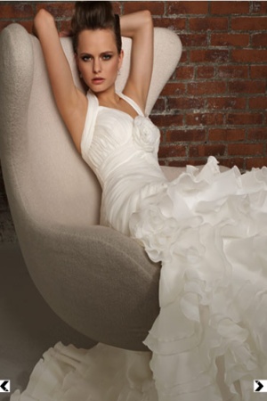 Rochie de mireasa disponibila in Magazinele Avangarde Brides.
