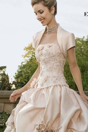 Rochie de mireasa disponibila in Magazinele Avangarde Brides.