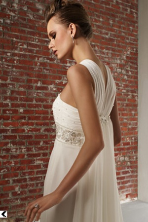 Rochie de mireasa disponibila in Magazinele Avangarde Brides.