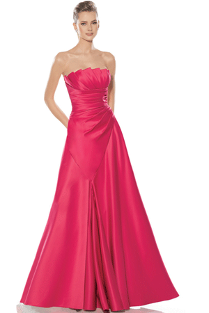 Rochie de ocazie disponibila in magazinele Bien Savvy.