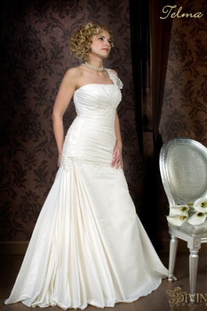 Rochie de mireasa disponibila in Magazinele Divine.&nbsp;