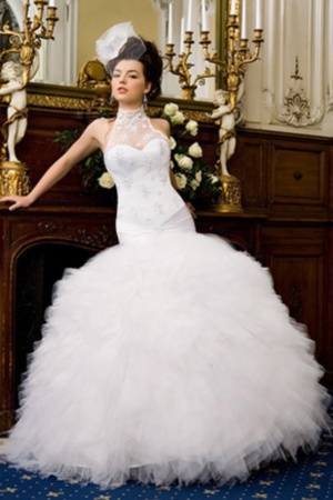 Rochie de mireasa disponibila in magazinele Calin Events.&nbsp;