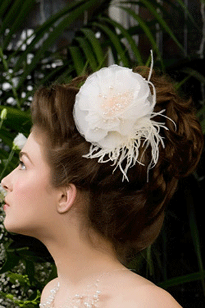 Accesorii pentru par disponibile in magazinele Calin Events.