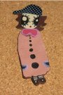 Brosa Les Petites Parisiennes BURP, 25 lei

Pentru mai multe accesorii