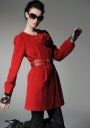 Pe langa rochiile diafane si salopetele elegante, Gucci propune si