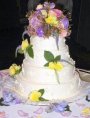 Tort de nunta multicolor

Tortul este accesorizat cu flori colorate