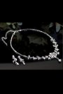 Colier cu model floral si cristale Swarovsky disponibil in magazinele