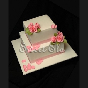 15 Idei pe toate gusturile pentru tortul de nunta - Tort de nunta disponibil in cofetariile SweetEla - Slide 1 din 16