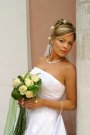 Cozile lungi sunt un must have in ceea ce priveste buchetele de mireasa