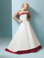 Rochie de mireasa din satin, lunga. Rochia costa  2.606 lei si poate