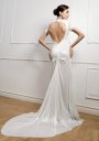 Rochie de mireasa cu spatele gol. Produsul este disponibil pe site-ul