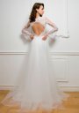 Rochie de mireasa cu spatele gol. Produsul este disponibil pe site-ul