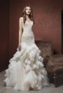 Rochie de mireasa cu un model extravagant. Produsul este disponibil